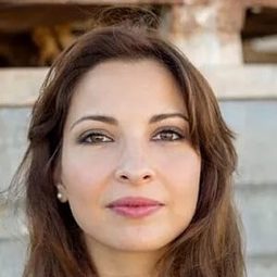 安東內拉·卡隆 - 我對你電影版：S 先生的報仇演員 飾演Perfidia