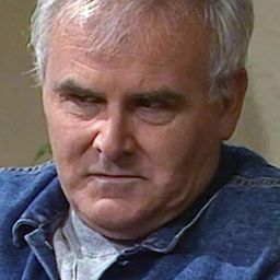 John Clayton 飾演 Tony Alsop