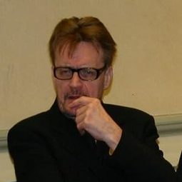 Brian Downey - 不思議先生演員 飾演Henry