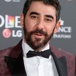 勞爾·希門尼斯 - El Calentito演員 飾演Tomás