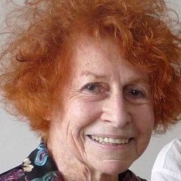 Marceline Loridan-Ivens 飾演 Self