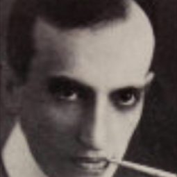 Alfredo Martinelli 飾演 