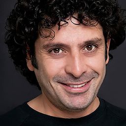 賽利姆·艾爾多安 飾演 Sabahattin