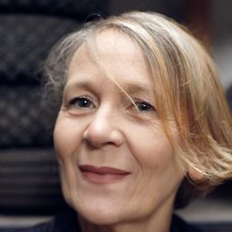 卡特琳·戴蒙 飾演 Chantal