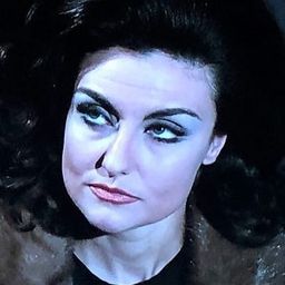 Irene Daina - El crimen del capitán Sánchez演員 飾演Patrona