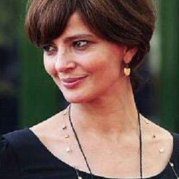 Laura Truffaut 飾演 Madeleine Doinel, Oscar's mother