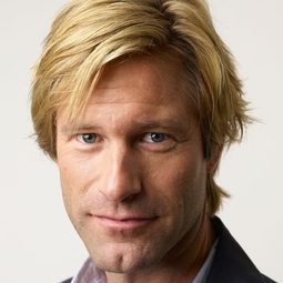 阿朗艾克 飾演 Sanderson