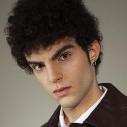 大維·卡爾加羅 - 阿瑪菲豔陽天演員 飾演Furio