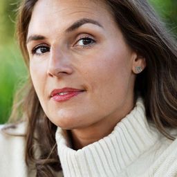 Sandra Stojiljkovic 飾演 Elin