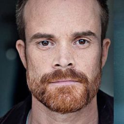 Michael Stange - 把悲傷留給布巴演員 飾演Walter