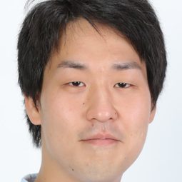 岡本 幸輔 - 麵包超人大電影：細菌人與圖畫書的路倫演員 飾演(voice)
