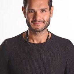 Yousuf Hafez 飾演 الصيدلى