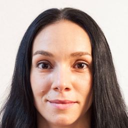 Fatma Mohamed 飾演 Silvia