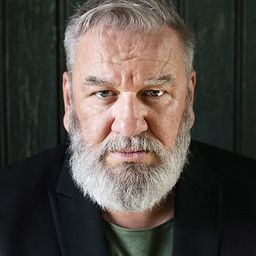 Wim Opbrouck - 每個人都成名演員 飾演Rik De Visser