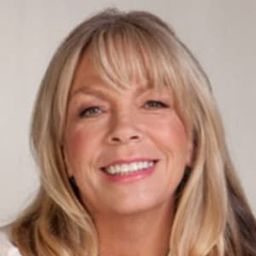 Rickie Lee Jones 飾演 Roy's Mother