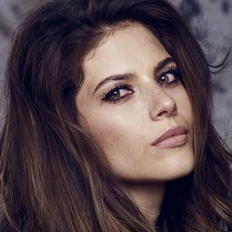 Weronika Rosati - Lynch (one)演員 飾演Girl