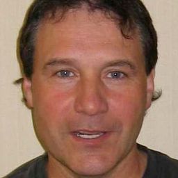 John W. Iwanonkiw 飾演 CIA Guy