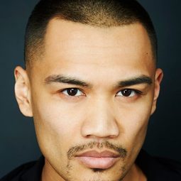 小艾力克斯·馬拉里 - 超時空亞當計畫演員 飾演Christos