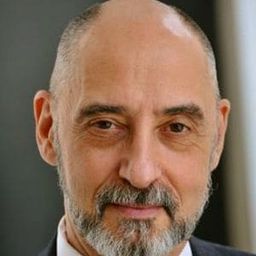 Sal Mistretta - 後備媽咪演員 飾演Ad Executive