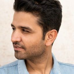 桑傑·畢什諾依 飾演 Beniwal