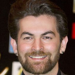 尼爾·尼汀·穆科什 - Ek Chatur Naar演員 飾演Abhishek