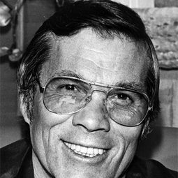 哈爾·尼達姆 飾演 Self