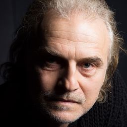 Dan Bădărău 飾演 Gen. Egor Zaysan