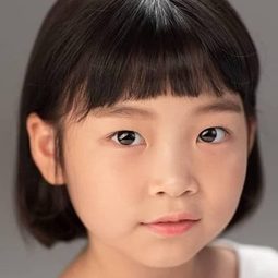 金詩荷 飾演 Suh Jieun