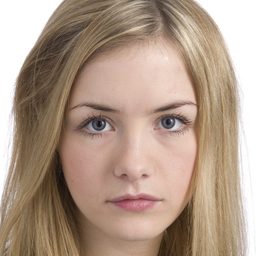 Josefin Ljungman 飾演 Jenny