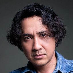 阿古斯·昆佐羅·阿迪 - 忘我星途演員 飾演Iksan