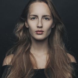 Klaudia Bełcik - 今夜與我同眠演員 飾演girl