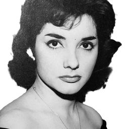 Rosa Fontana 飾演 Profesora de francés