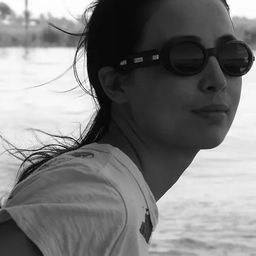 楊翌舒 - 陽光照耀青春裏編劇