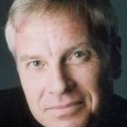 Mark McConchie 飾演 Harry