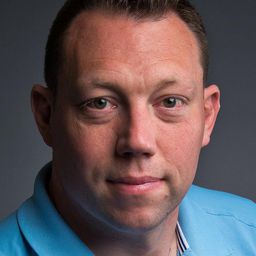 Allistair McNab 飾演 Millwall Fighter