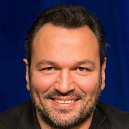 阿里·蘇納爾 - 命定的一吻演員 飾演Metin