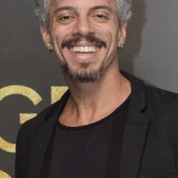 Osvaldo Mil 飾演 Seu Neco