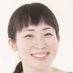 淺野千鶴 飾演 