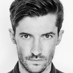 格威利姆·李 飾演 Captain John Underwood