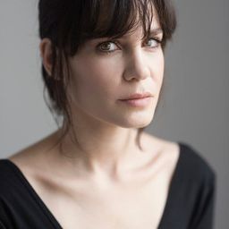 Netta Garti 飾演 Jara