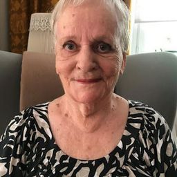 Eila Roine 飾演 Hippa-täti