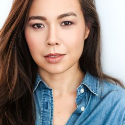 Katie Lee Hill 飾演 Taryn