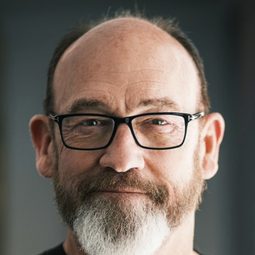 查克·羅素 - Wolfman's Got Nards演員 飾演Self