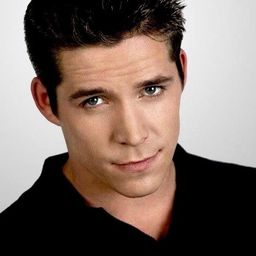 西恩·馬奎爾 飾演 Jasper Barnes