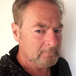 Bud Klasky - 控制效應演員 飾演Older Man