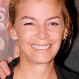 Alexandra Gonin 飾演 