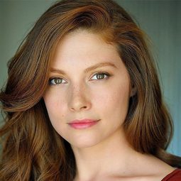 Katherine Cunningham 飾演 Lindsay Young