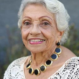 Luz María Rondón 飾演 Doña Lidi