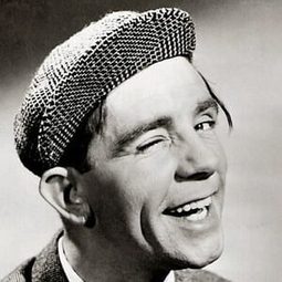 Norman Wisdom 飾演 Ordinary Seaman Norman Puckle