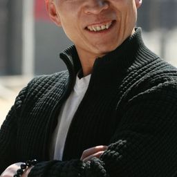 李鳴 飾演 Translator / 翻译官